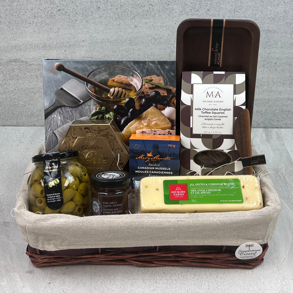 GOURMET GATHERING BASKET