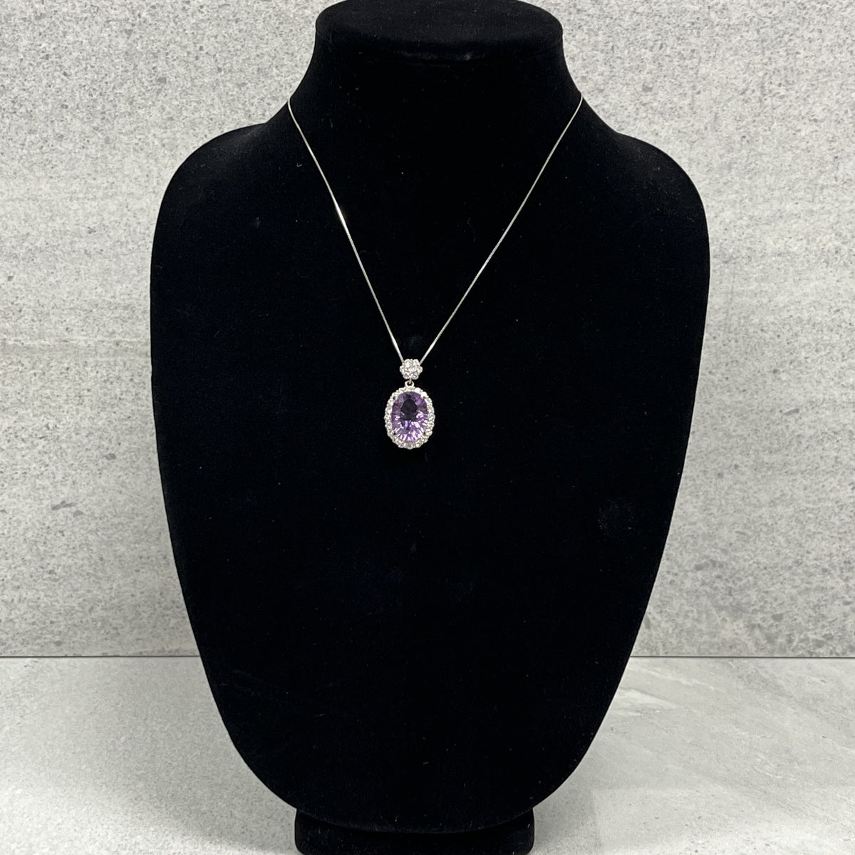 Pendant Oval Large "Amethyst" with small Zirconia and Chain